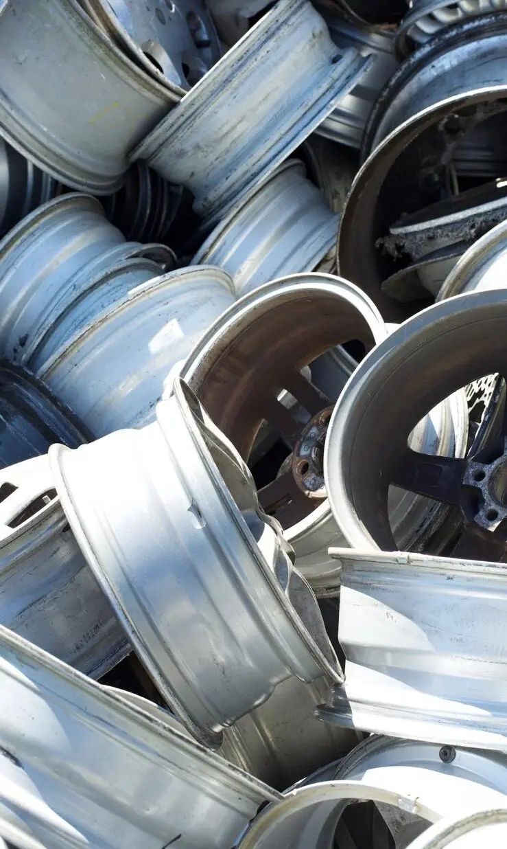 Aluminiumprofile und Bleche als Altmetall