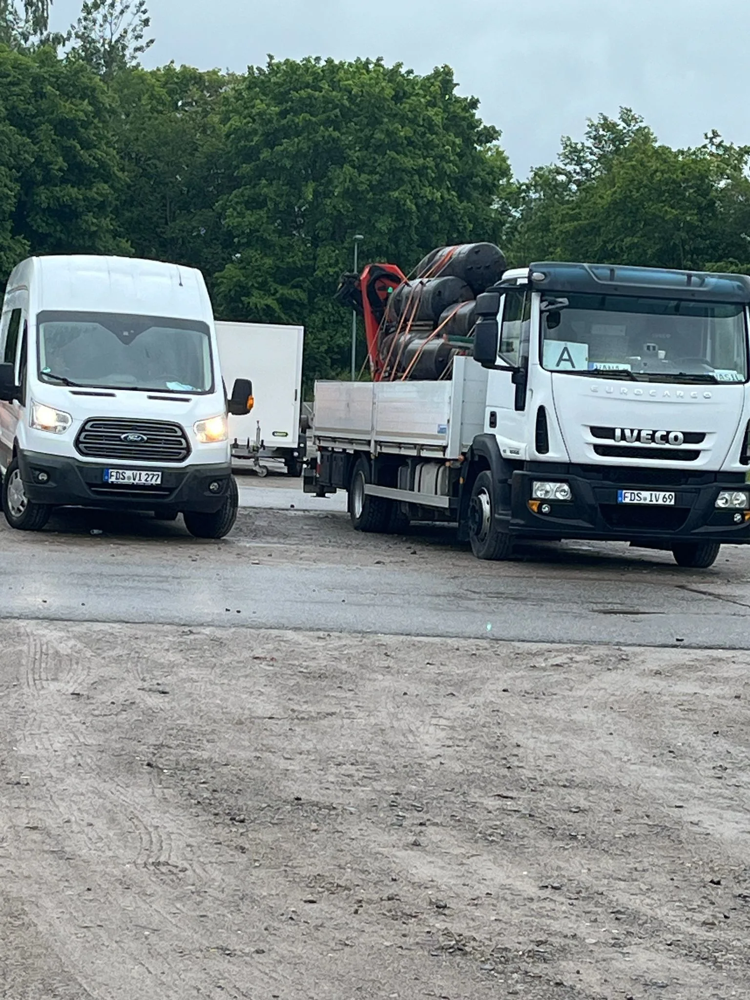 Fahrzeuge von VANA Services am Betriebshof in Freudenstadt
